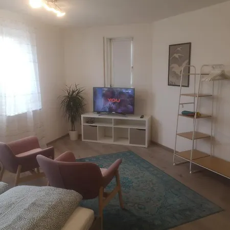 1,5 Zi 43 Qm Im Zentrum Von Plochingen, Frisch Renoviert Und Voll Ausgestattet * Plochingen